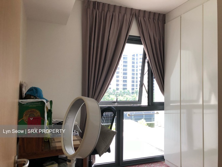 The Lakefront Residences (D22), Condominium #214504321